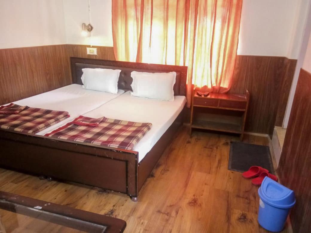 Hotel Gyespa Kyelang Екстер'єр фото