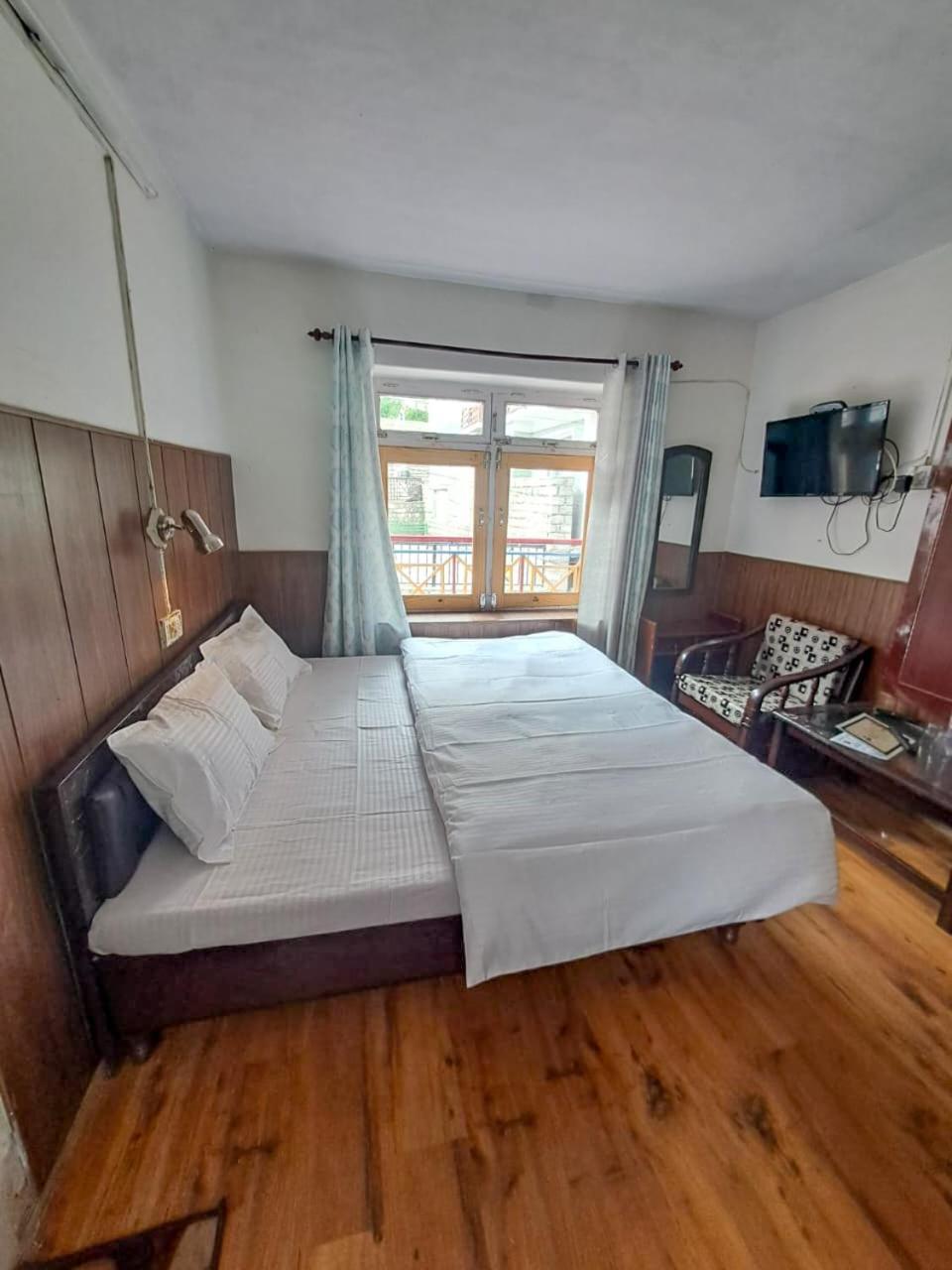 Hotel Gyespa Kyelang Екстер'єр фото