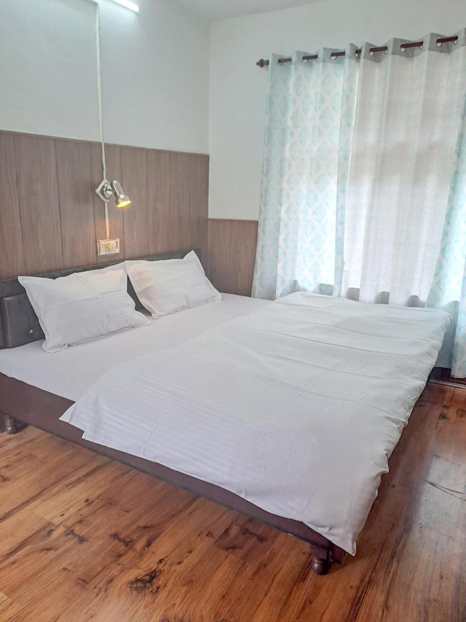 Hotel Gyespa Kyelang Екстер'єр фото